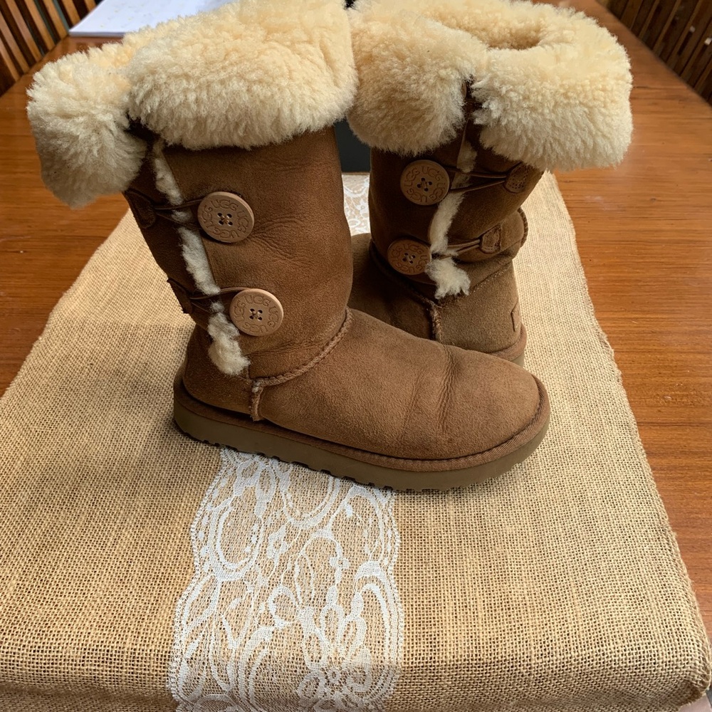 Ugg Bailey Button Boots Size 6 - Picture 13 of 15